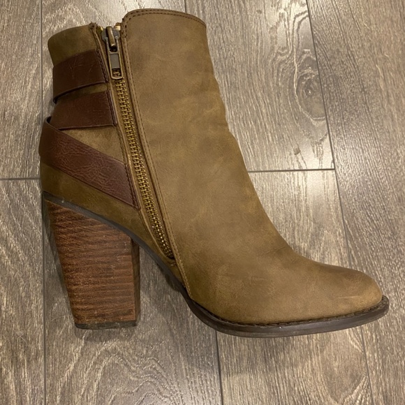 Aldo Booties Size 7.5 - Picture 4 of 4